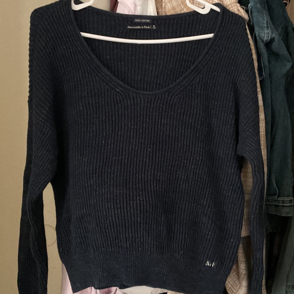 Abercrombie & Fitch Women's Dark Blue V-Neck Sweater